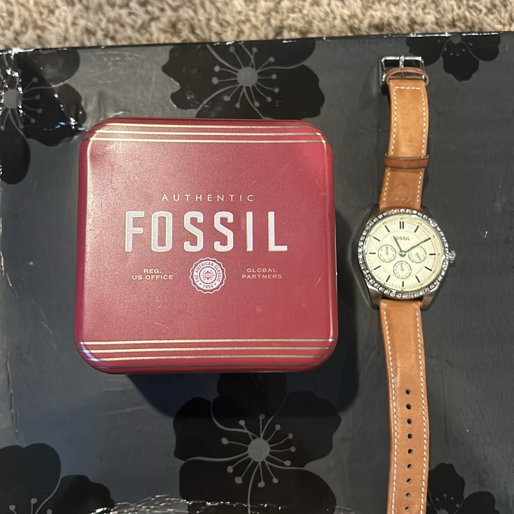 Fossil watch with original tin box